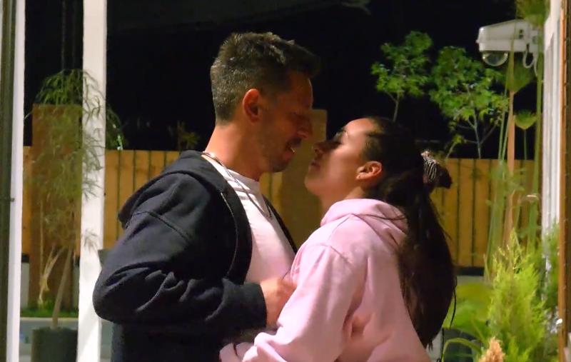 El beso entre Paz y Pastorino en "Vecinos al límite"