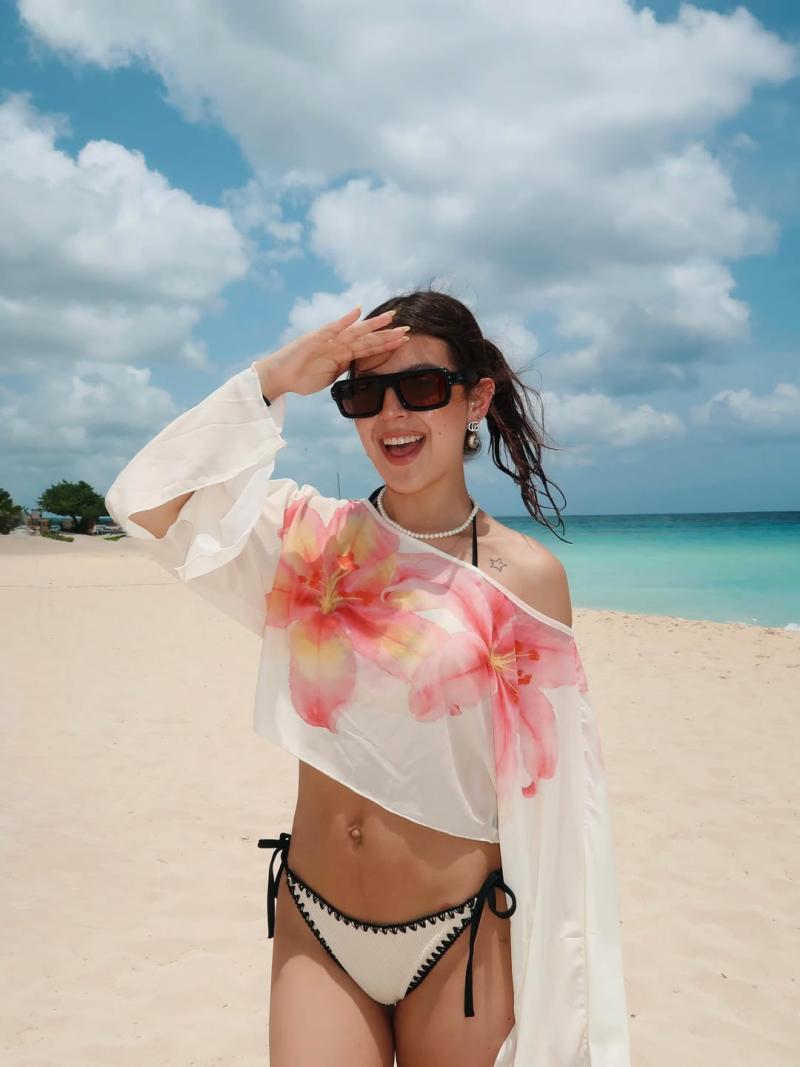 Ignacia Antonia genera reacciones en redes tras posar en bikini | Instagram