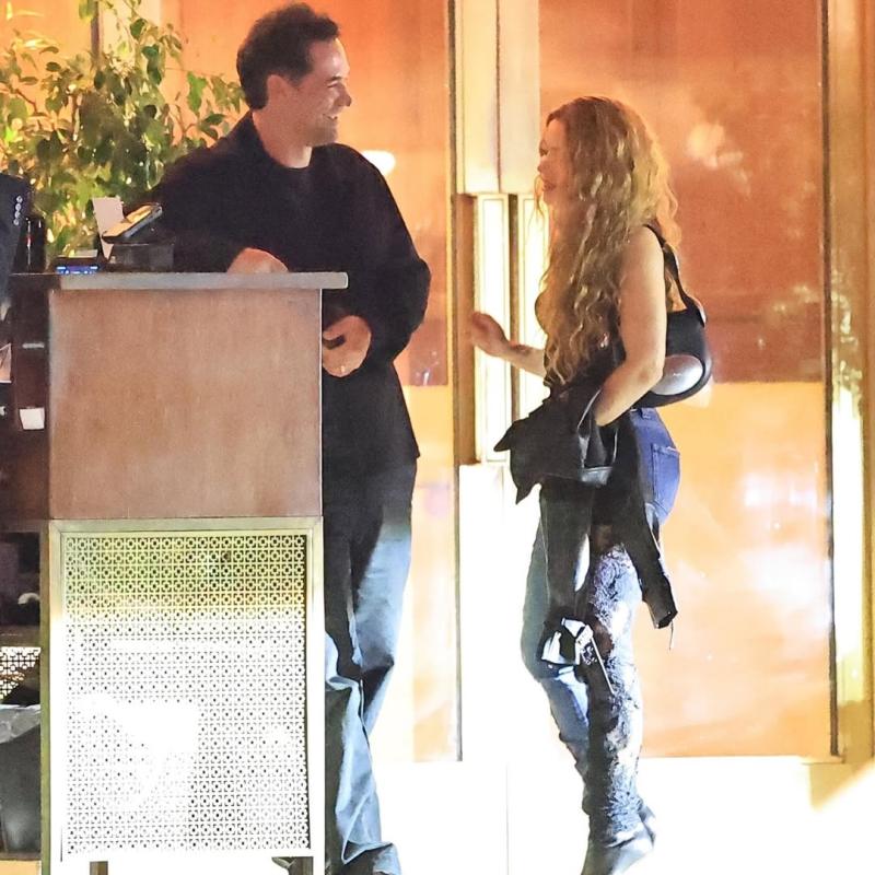 Shakira y actor mexicano | Backgrid Instagram