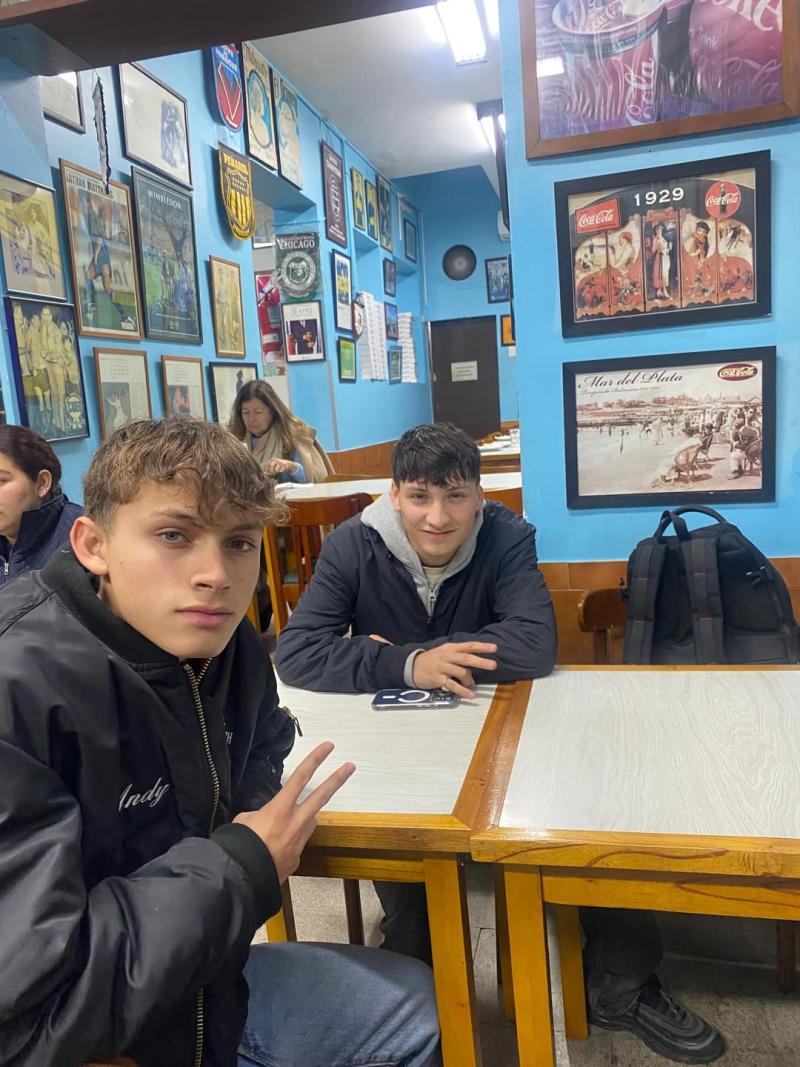 Sebastián Layseca junto a sus hijos | Instagram