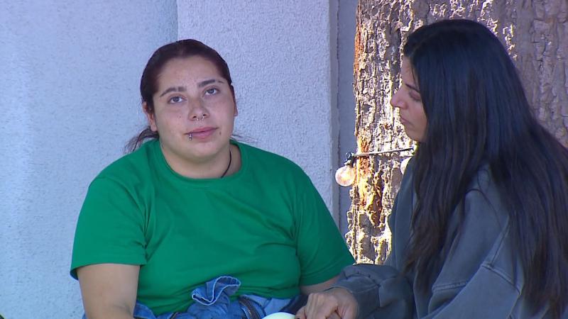 Mopa se arrepintió de los besos / Canal 13