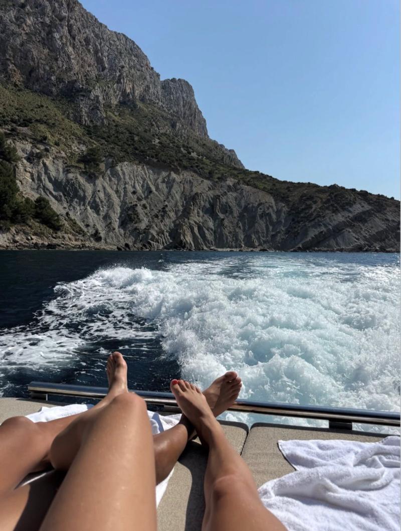 Alexis Sánchez y Alexandra Litvinova - Instagram