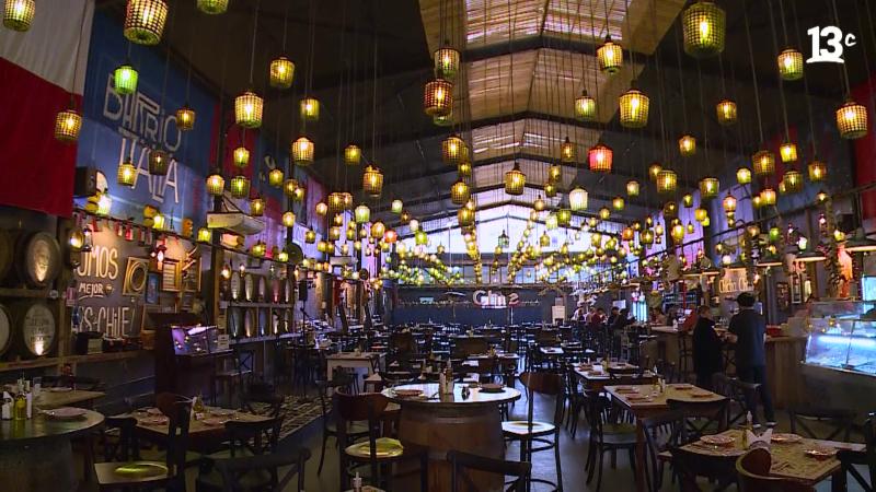 Interior de restaurante El Hoyo. Créditos: 13C.