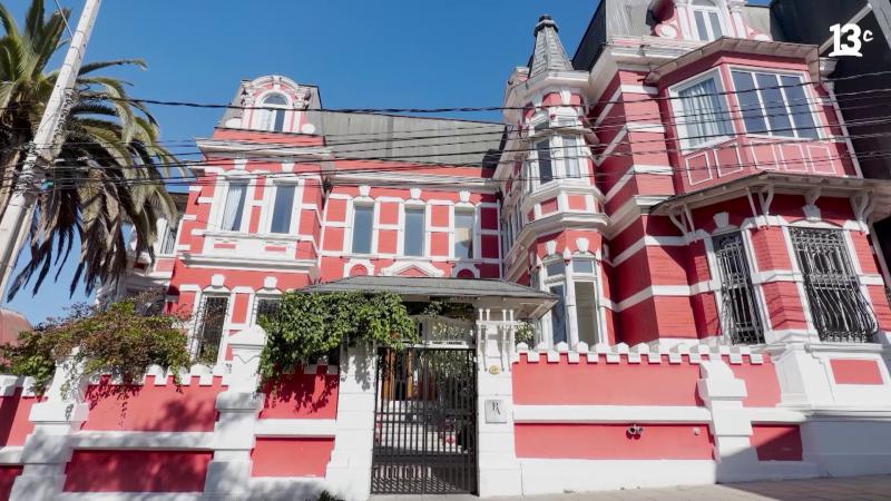 Facha de Hotel Palacio Astoreca en Valparaíso / 13C