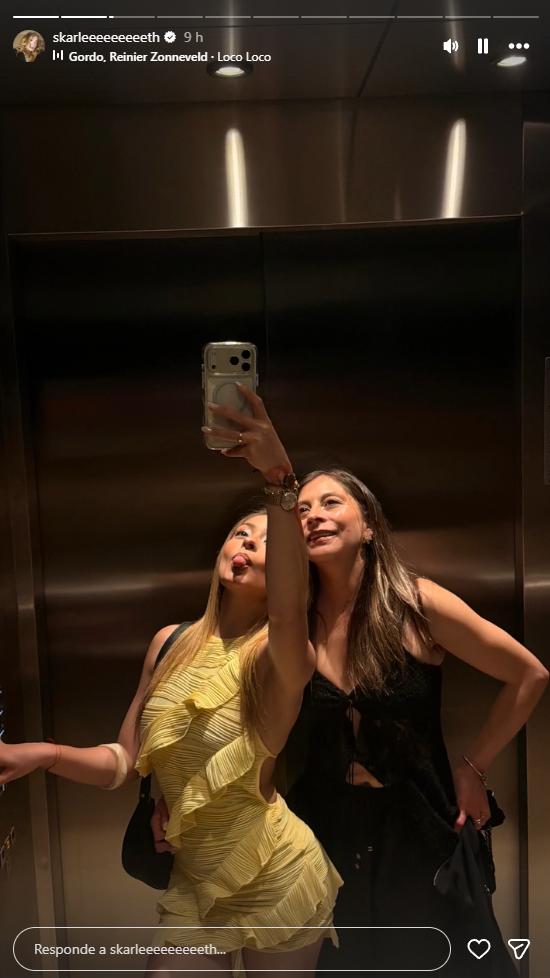 Skar junto a su mamá | Instagram