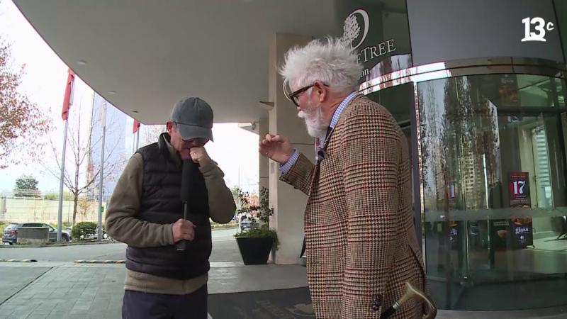 Marcelo Comparini y Federico Sánchez en las afueras del Hotel DoubleTree / 13C