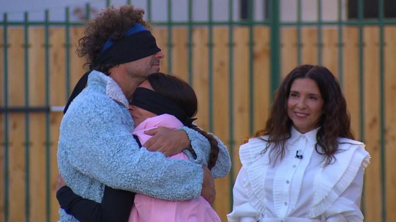 El abrazo entre Joche y Paula / Canal 13