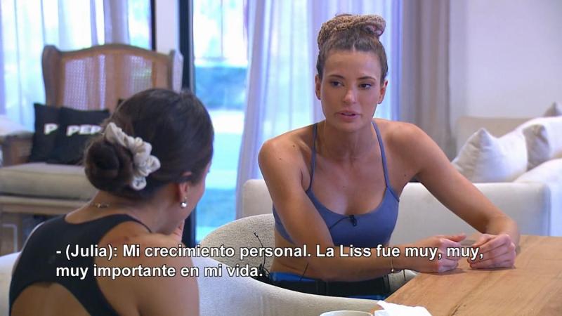 Julia Fernándes habló de su relación con Lisandra Silva en "Vecinos al límite" / Canal 13