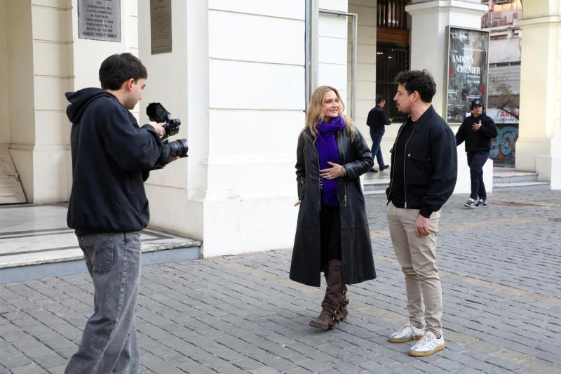 Nicole y Paolo Bortolaemolli en Agenda Hoy / 13C