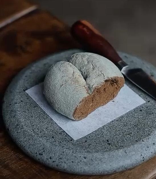 Boragó sorprende con un inédito postre de marraqueta, hongos y helado | Instagram