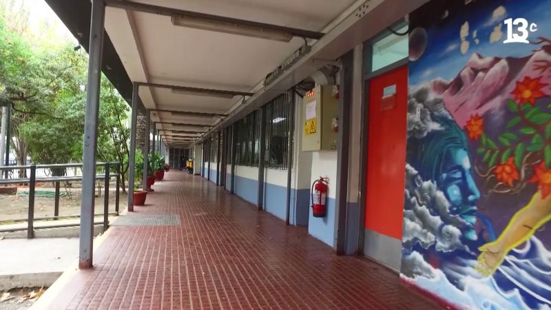 Pasillo de Liceo 7 Luisa Saavedra de Providencia / 13C