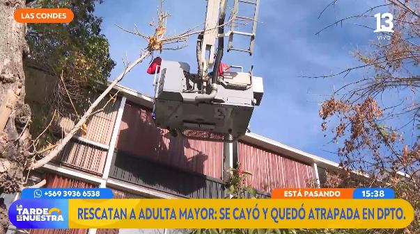 Las Condes: operativo urgente para rescatar a adulta mayor de 90 años.