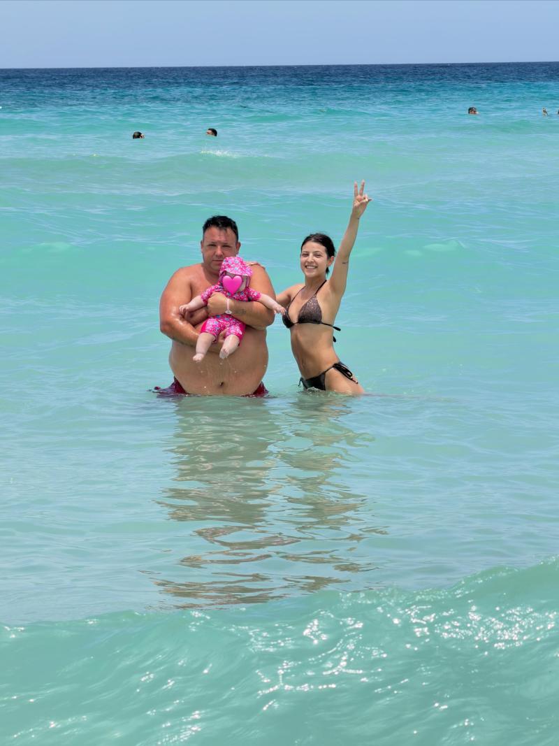 Ignacia Antonia junto a su padre en unas recientes vacaciones | Instagram