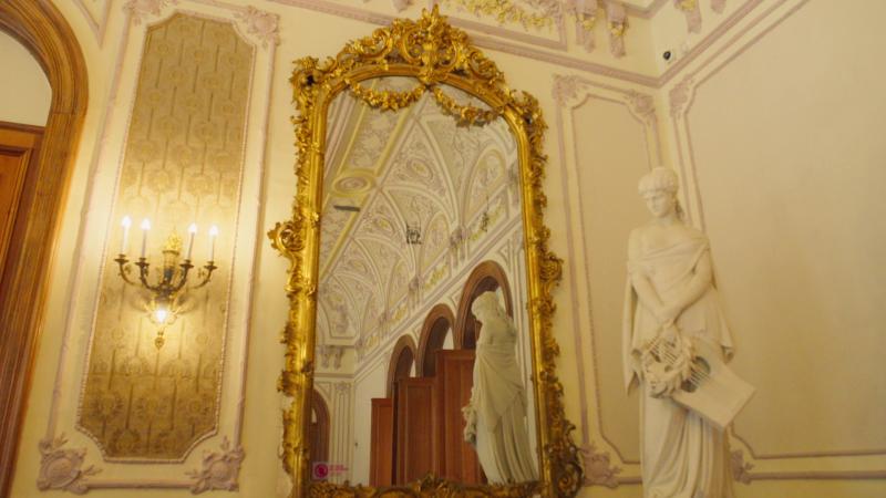 Salón dorado del Palacio Vergara. Créditos: 13C