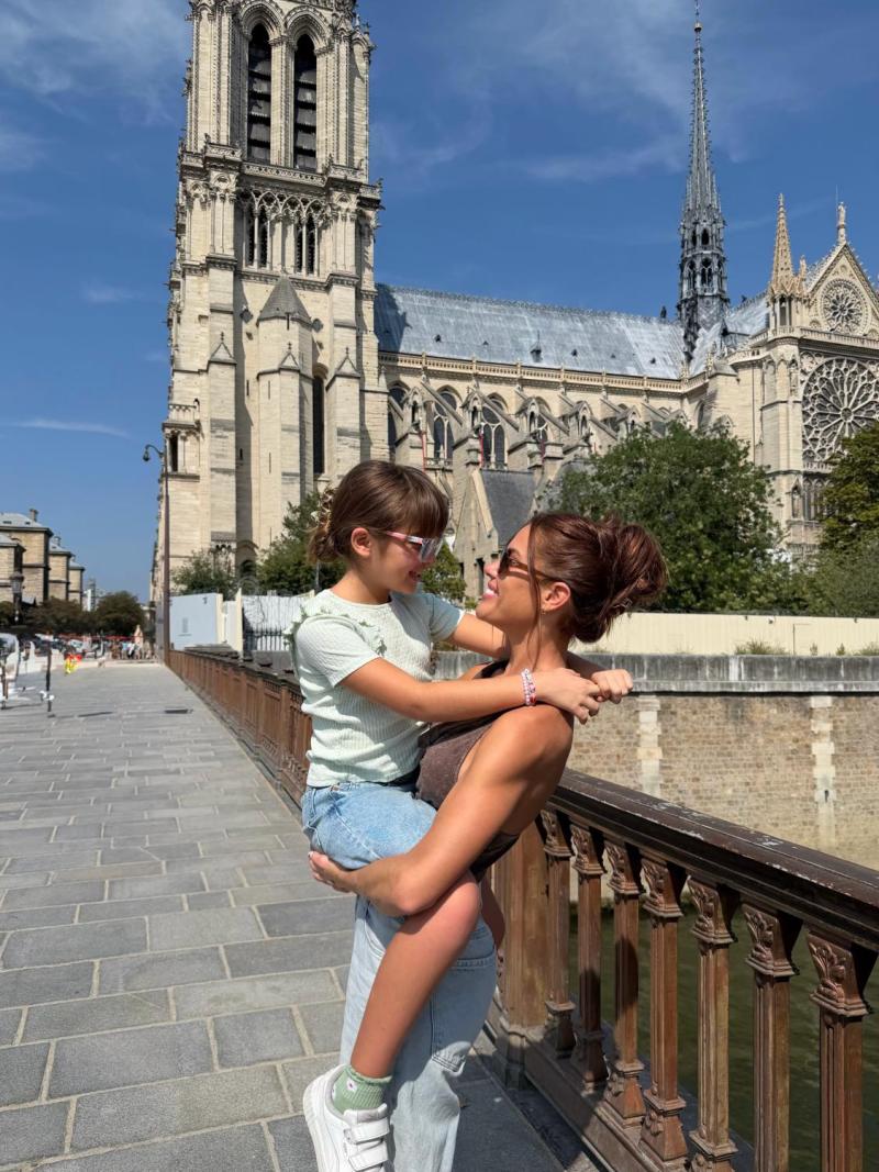 Gala Caldirola y Luz Elif en Paris | Instagram