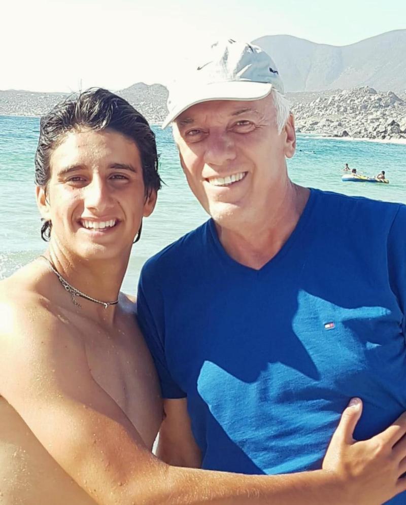 Óscar Hasbun Vodanovic y su abuelo Antonio Vodanovic | Instagram
