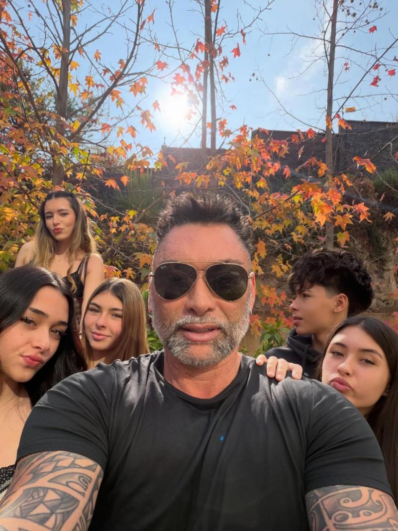 Chino Ríos y sus hijos con Paula Pavic | Instagram