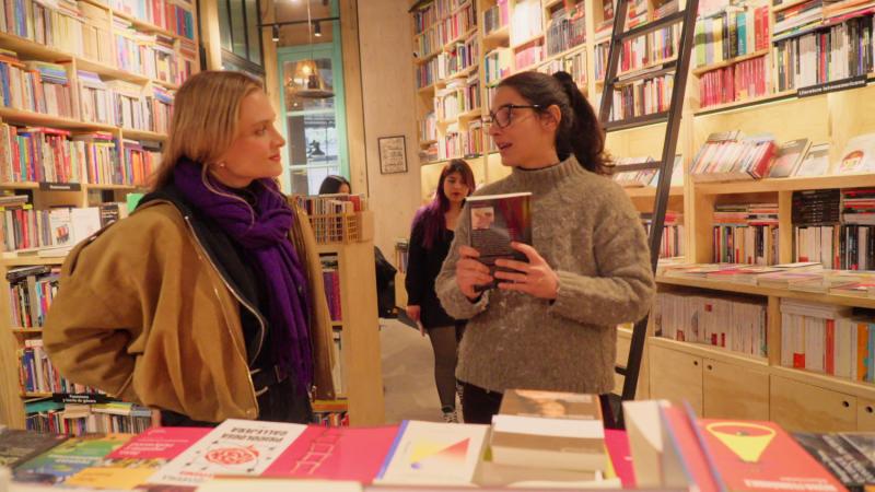 Nicole y Mai Canales, dueña de Librería Azafrán del MUT / 13C