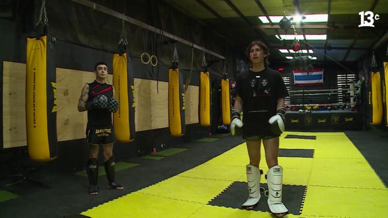 Estudiantes de boxeo tailandés / 13C