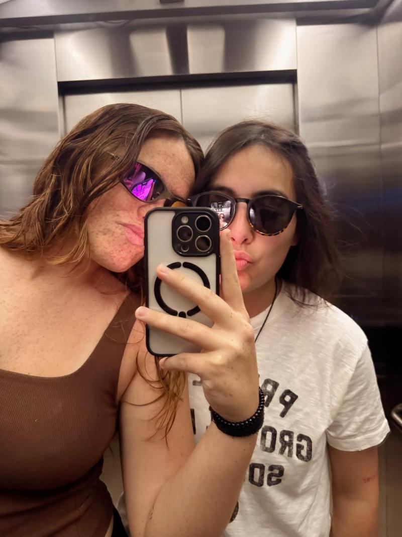 Laura y su novia en Brasil | Crédito: Instagram Laura de la Fuente