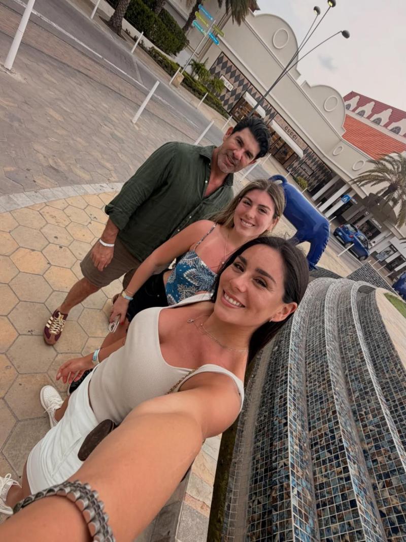 Camilla y Catalina junto a su padre, Marcelo Salas | Crédito: Instagram Camilla Salas