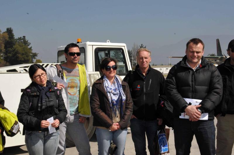 Equipo de Buenos Dias a Todos y Levantemos Chile previo al fatal accidente, sepiembre 2011 | AgenciaUno