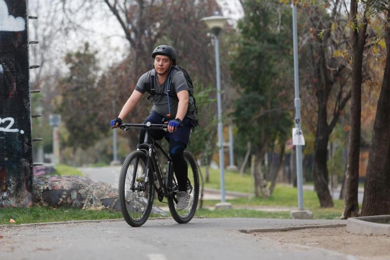Persona en bicicleta / 13C