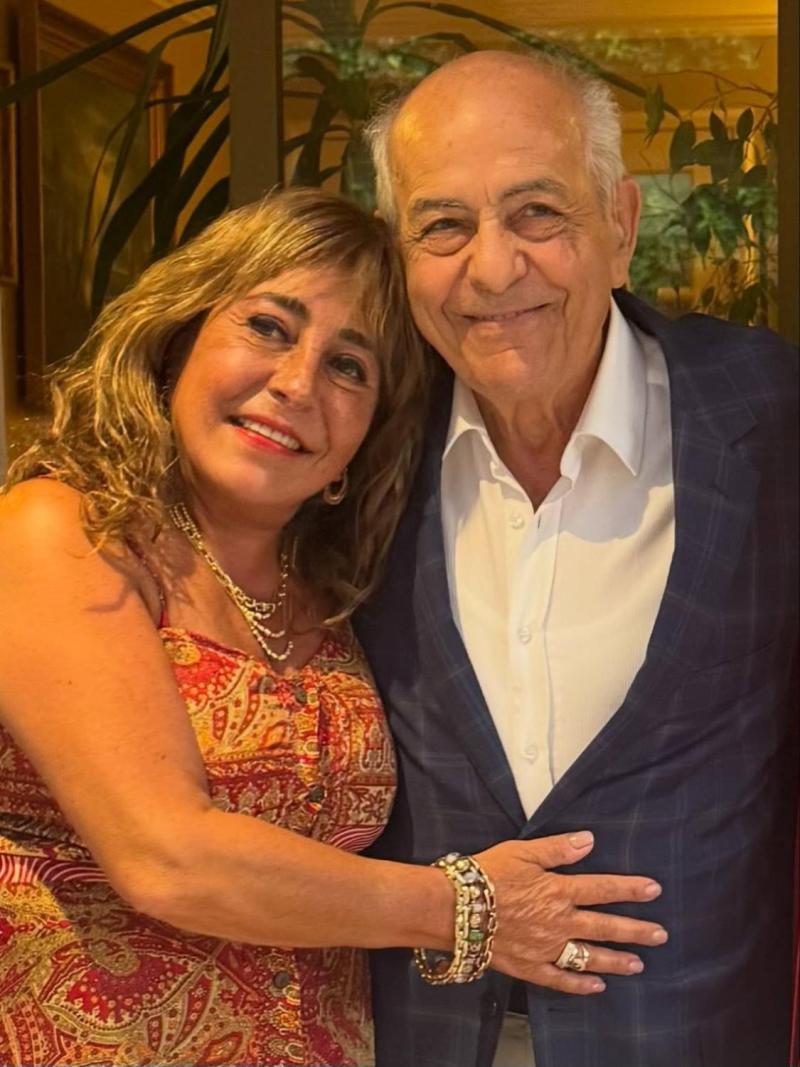 Helhue Sukni junto a sus padres | Crédito: Instagram Helhue Sukni