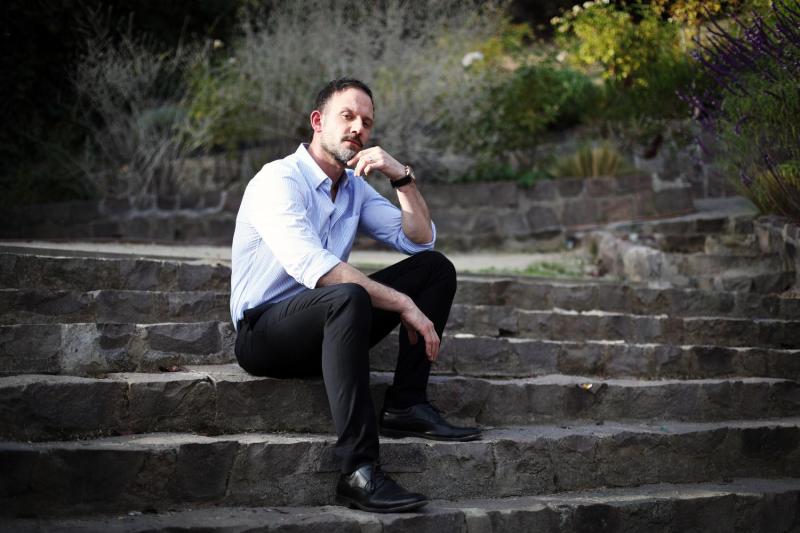 Hernán Contreras en "Madre de familia"