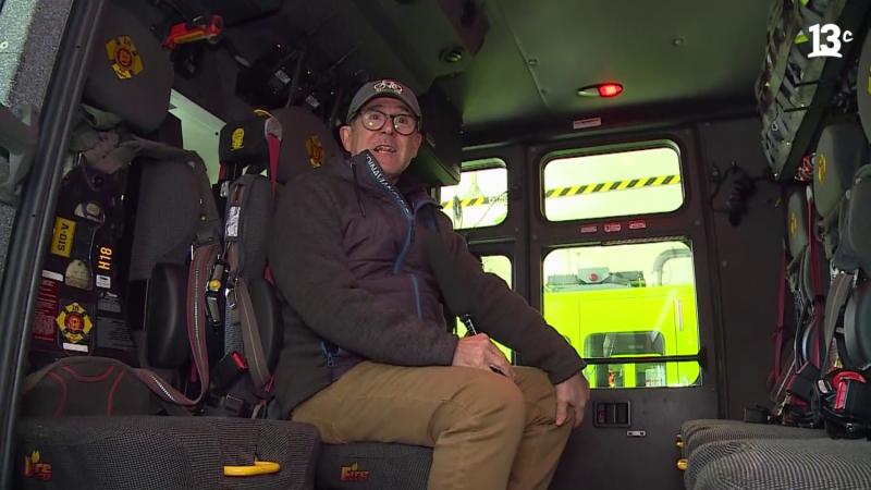 Marcelo Comparini al interior de un carro de Bomberos / 13C
