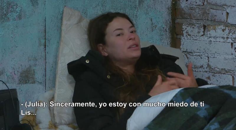 Julia Fernandes en Vecinos al límite