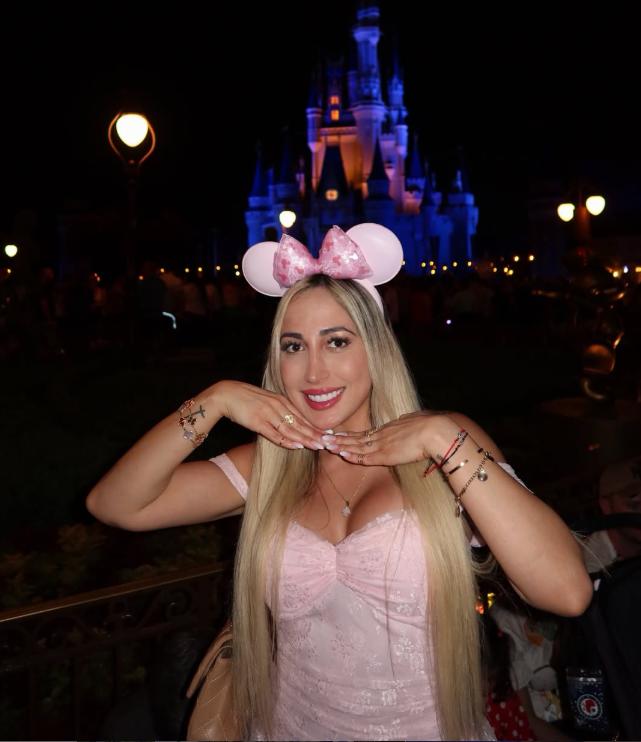 Rebeca Naranjo se encuentra en Miami, Estados Unidos, y reaccionó a la nueva relación de Nano Calderón | Crédito: Instagram Rebeca Naranjo