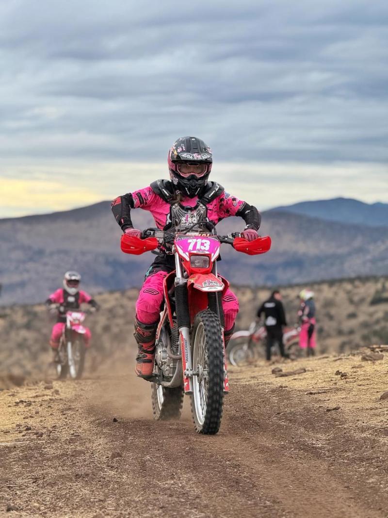 Pareja de Julio César Rodríguez sorprende con registros practicando deporte extremo | Crédito: Instagram @natupauu