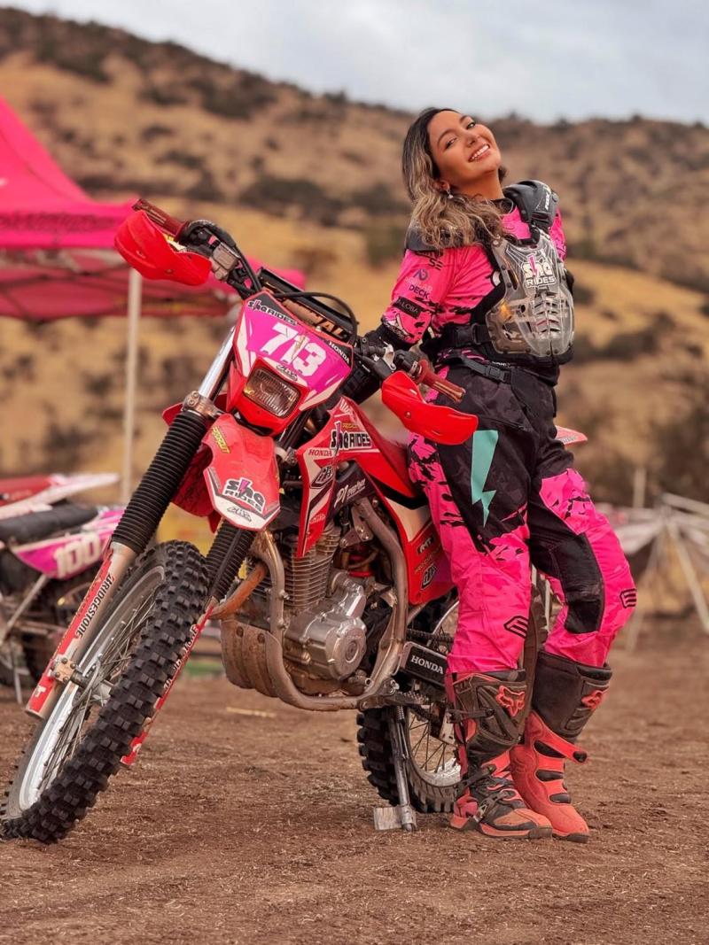 Pareja de Julio César Rodríguez sorprende con registros practicando deporte extremo | Crédito: Instagram @natupauu
