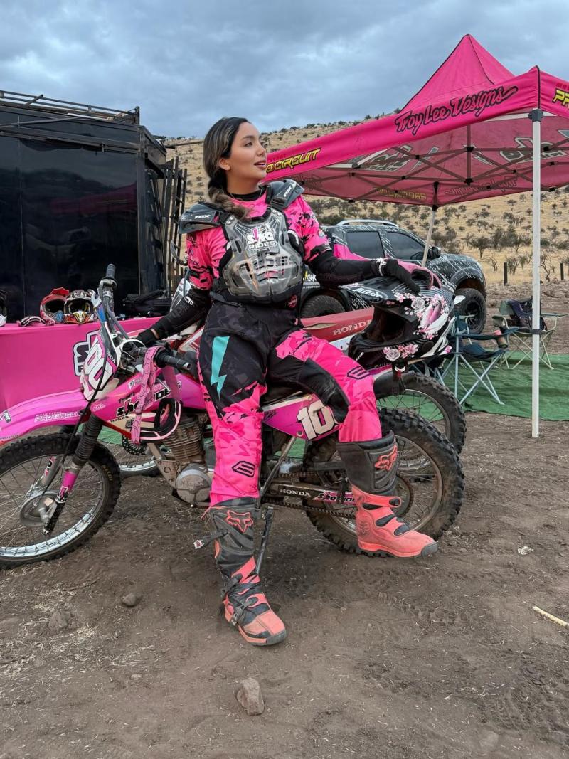 Pareja de Julio César Rodríguez sorprende con registros practicando deporte extremo | Crédito: Instagram @natupauu