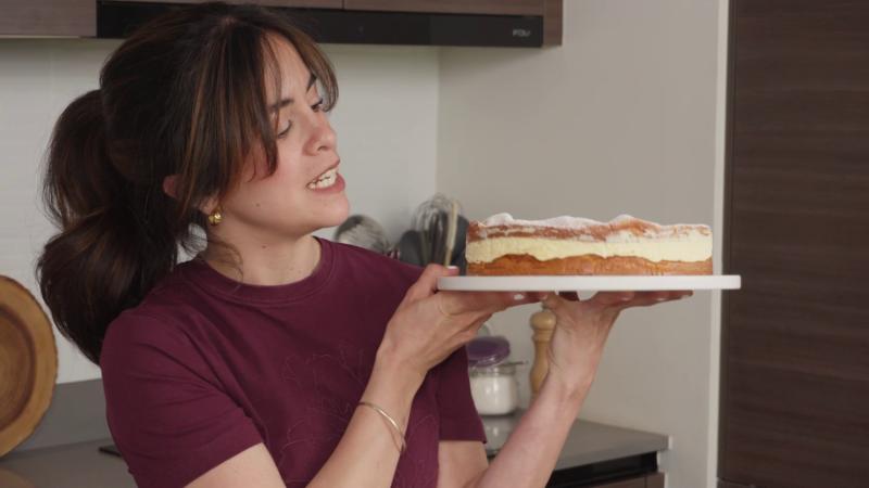 Lorena Salinas prepara Karpatka, torta tradicional polaca / 13C