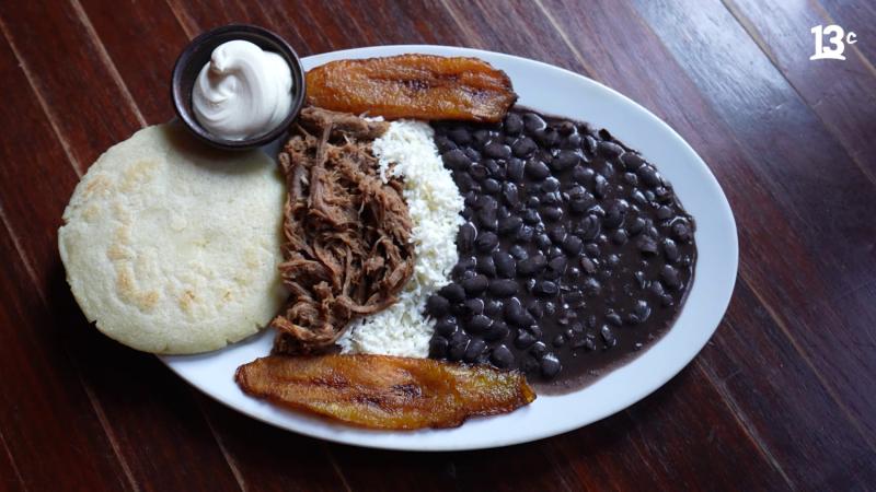 Desayuno venezolano de Papelón Sabroso / 13C