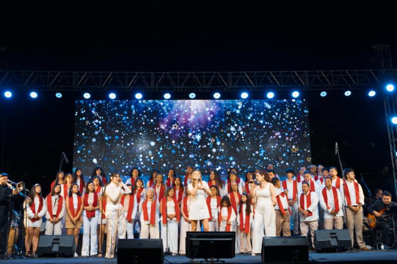 33 organizaciones sociales anuncian el Festival Ciudadano UNE, encabezado por Cristóbal Briceño y el Coro Ciudadano Ochagavía, dirigido por Nicole.