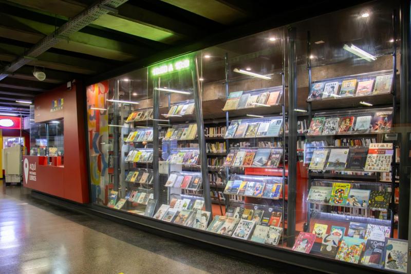 Estación de Bibliometro / Servicio Nacional del Patrimonio