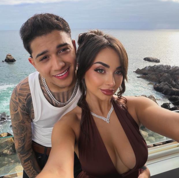 Lucky Brown junto a Javiera Belén | Crédito: Instagram Lucky Brown