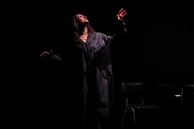 Teatro en GAM: Dos almas se reencuentran para desafiar el tiempo y el espacio.