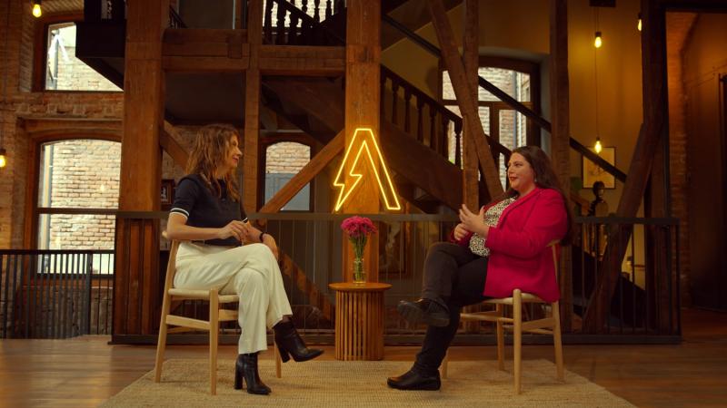 Alejandra Mustakis y María de los Ángeles Castro, Fundadora de Infancia Primero / 13C