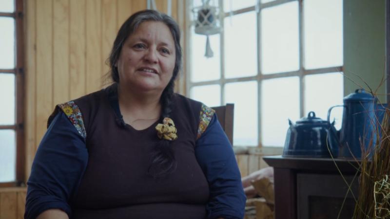 Haydée, mujer kawésqar que protagoniza primer episodio de "Mujeres de Agua"