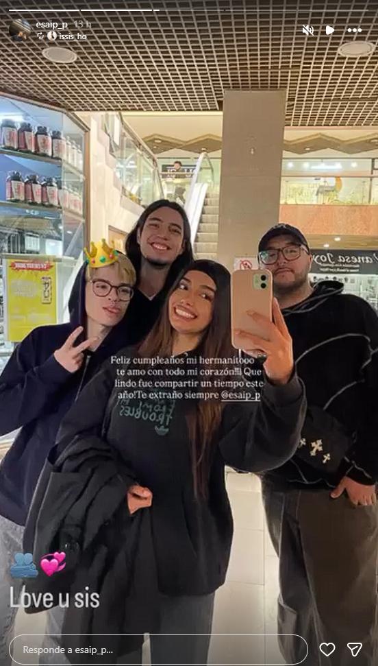 Issis también saludo a su hermano Esai | Crédito: Instagram @esaip_p