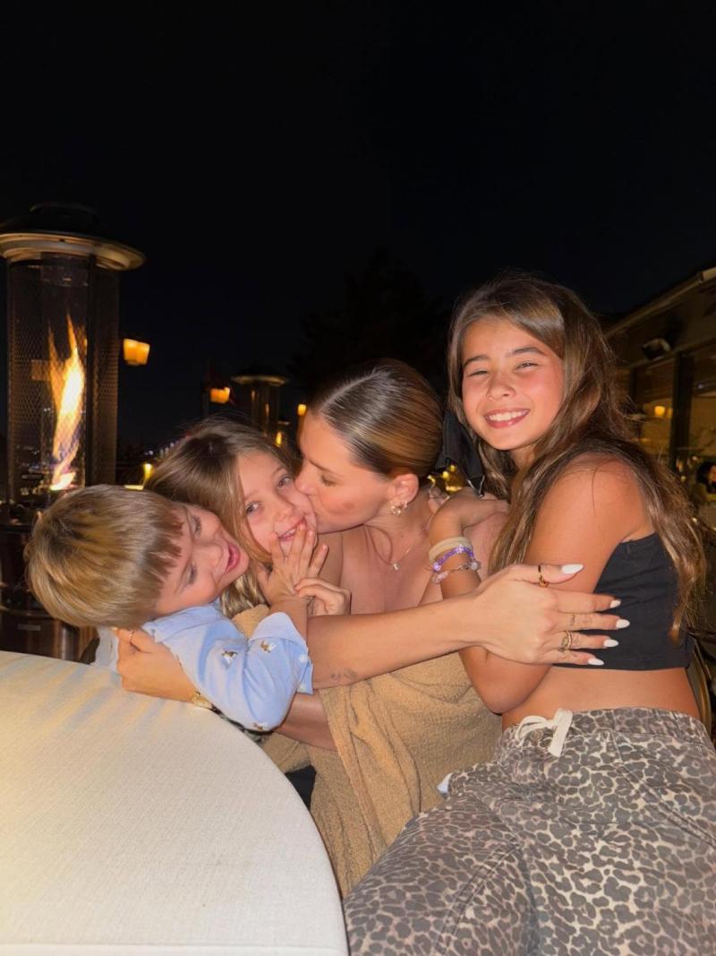 China Suárez junto a sus hijos | Crédito: Instagram @sangrejaponesa