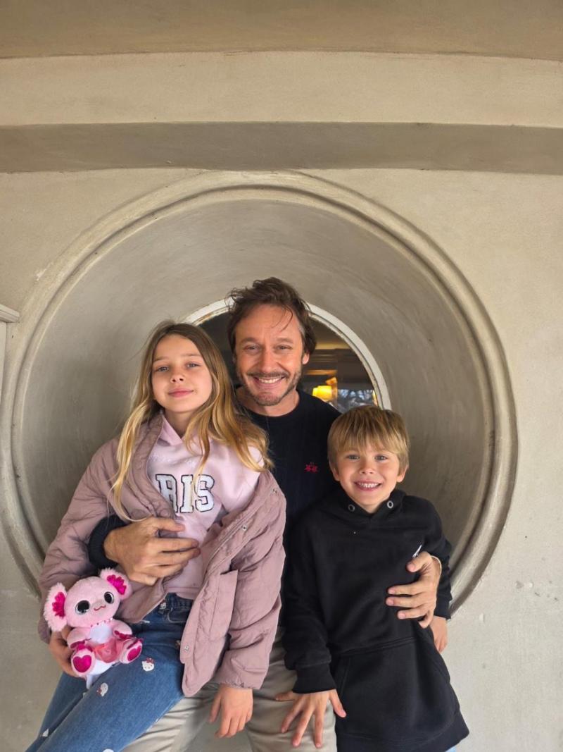 Benjamín Vicuña y sus hijos, fruto de su relación con China Suárez | Crédito: Instagram @benjaminvicuna.ok