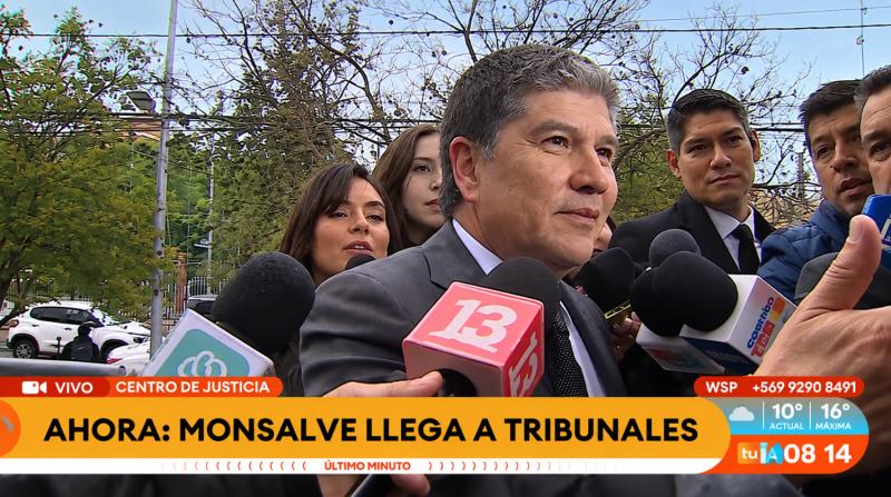 Así fue la llegada de Manuel Monsalve al Centro de Justicia.