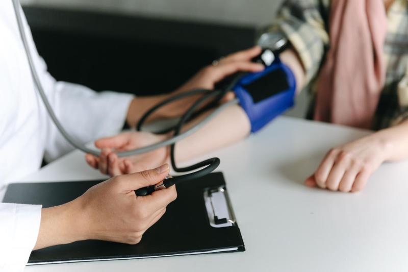 ¿Cómo prevenir la salud cardiovascular de la mujer? / Pexels