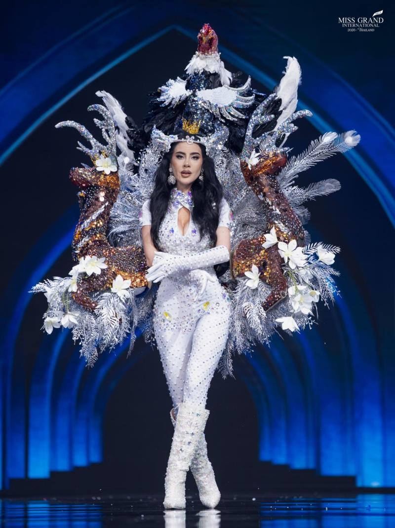 El traje típico de Ignacia Michelson en Miss Grand International | Crédito: Instagram @missgrandinternational
