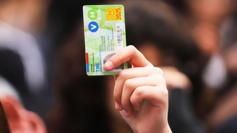 Junaeb llama a estudiantes anticipar fotografía para TNE 2027 - Créditos: Agencia Uno